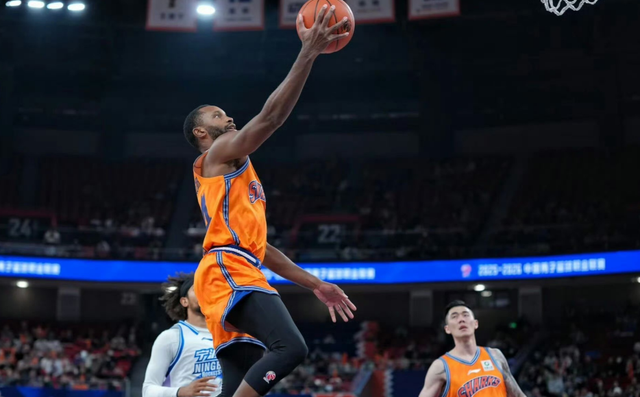 新球体育官网-CBA最新消息！曝上海男篮裁掉弗格，赵继伟正式复出