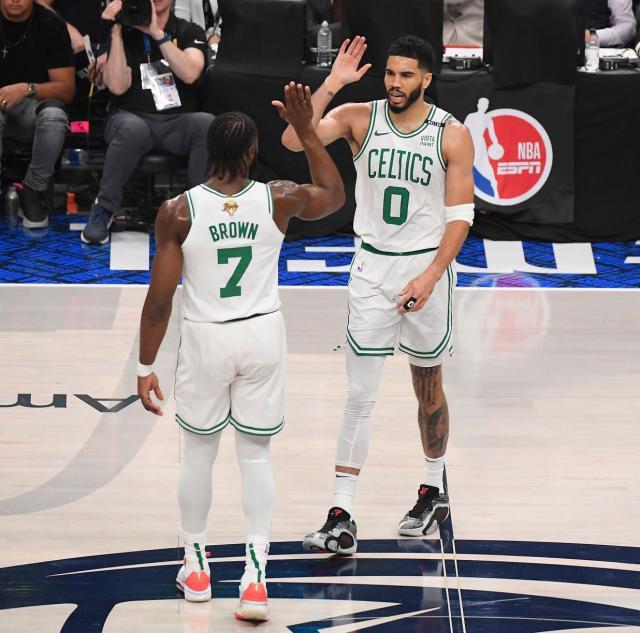 1718260742441098862.jpg 新球体育官网-半场20分对飚欧文 无缘FMVP?塔图姆一心只想赢