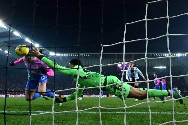 新球体育下载-迈尼昂勇敢回应种族歧视，最强替补助米兰逆转绝杀