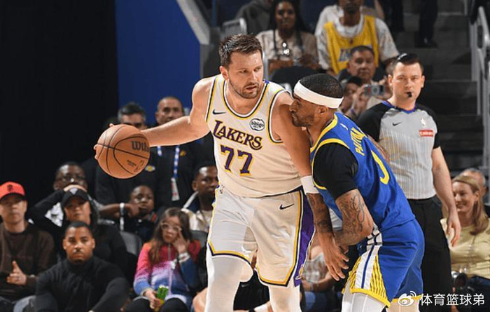 狂胜28分，又24分大胜！NBA最神奇队伍诞生，老詹要冲击第5冠|湖人|勒布朗·詹姆斯|俄克拉荷马雷霆队|勒布朗-詹姆斯|尼古拉-约基奇_新浪体育_新浪新闻