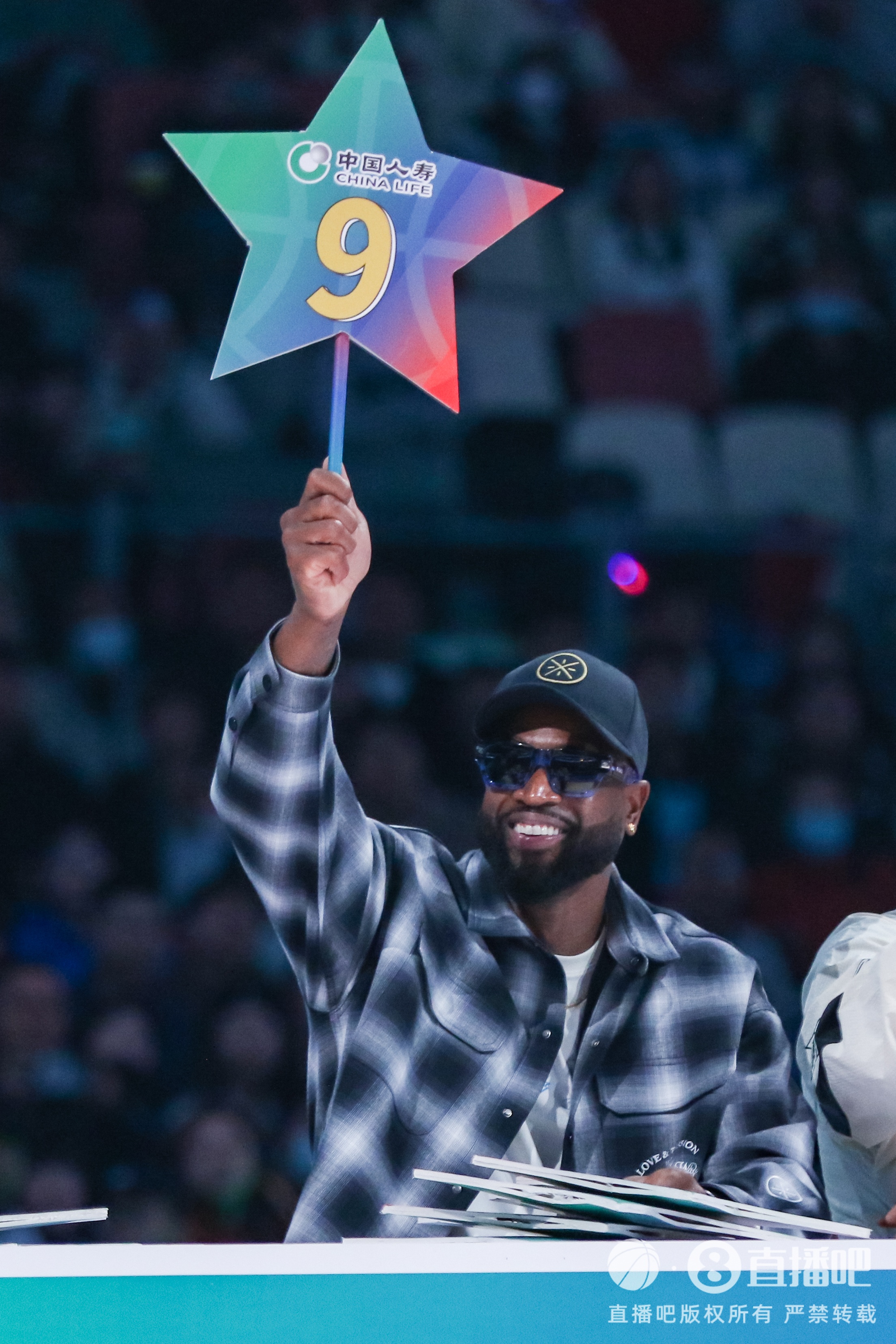 新球体育-NBA球员收入哪家强？乔丹45亿居首 LBJ压奥胖 科五库六&amp;三少前十